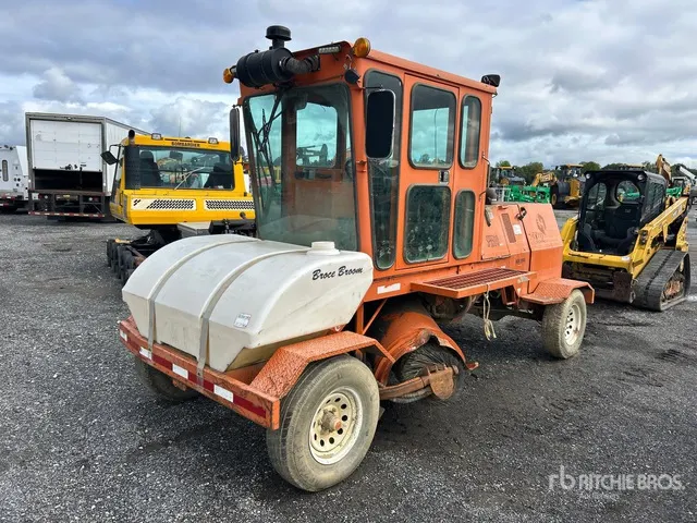2012 Broce KR350 Self-Propelled Broom
