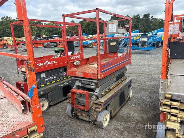 2011 Skyjack SJIII3219 Electric Scissor Lift