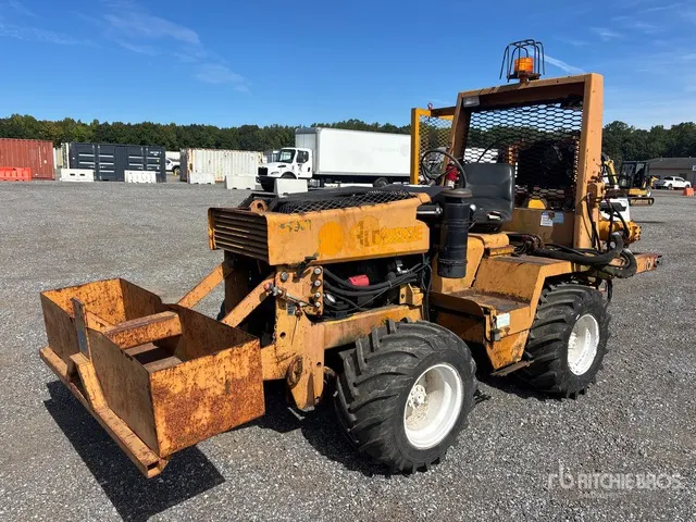 Midmark 440 4x4 Ride-On Winch Tractor
