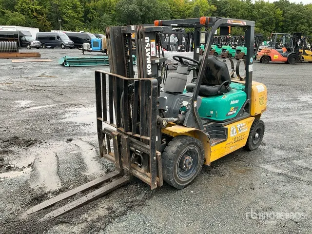 2005 Komatsu FG25T-14 4650 lb Forklift