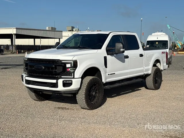 2020 Ford F-250 STX 4x4 Crew Cab Pickup