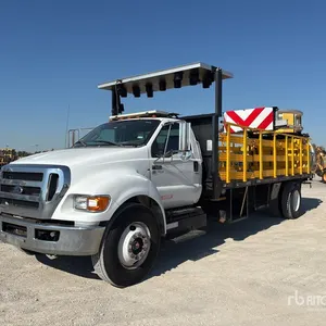 2015 Ford F-650 4x2 Attenuator Truck