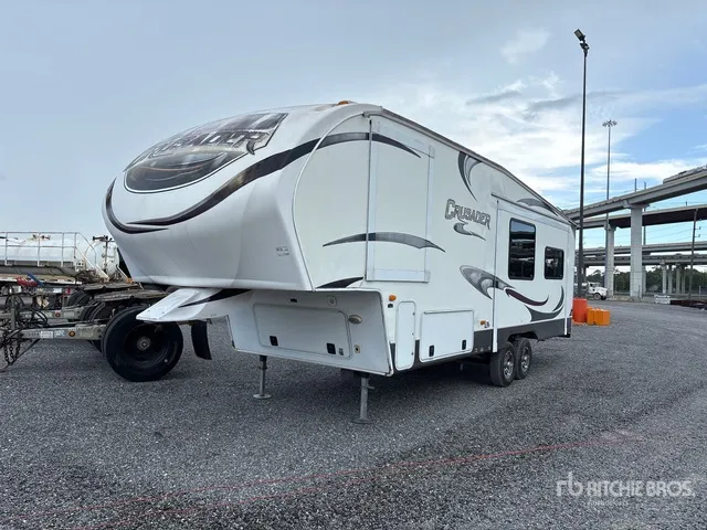2012 Forest River Crusader 30 ft T/A Travel Trailer