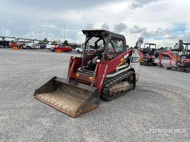 Takeuchi TL6R Two-Speed Compact Track Loader