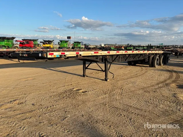2006 Lode King 53 ft Tri/A Flatbed Trailer