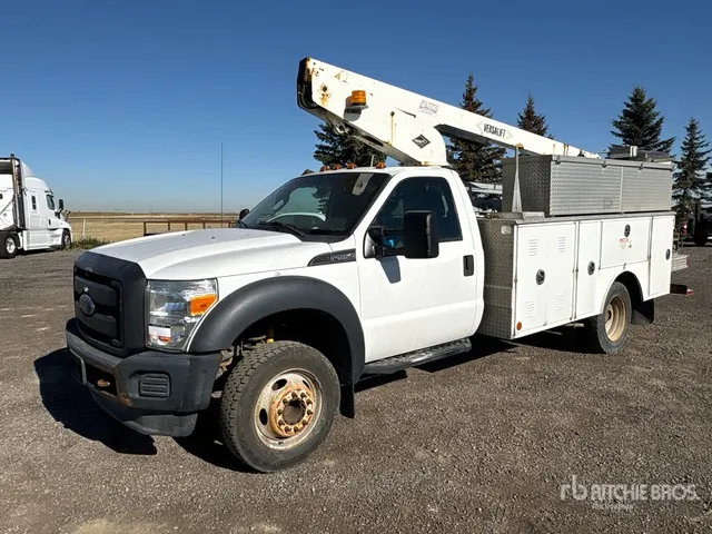 2014 Versalift TEL29NE-03 9.07 m on 2014 Ford F-550 XL 4x2 Bucket Truck