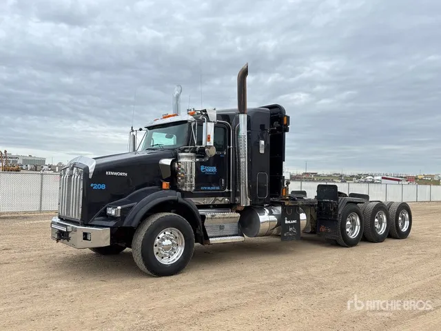 2020 Kenworth T800 8x6 Logging Tri/A Sleeper Truck Tractor