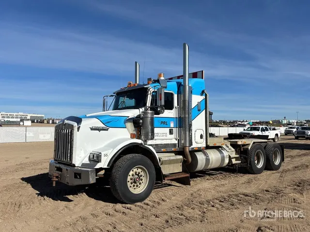 2002 Kenworth T800 6x4 Sleeper Winch Truck