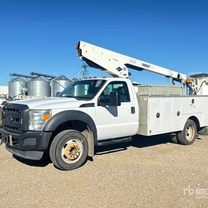 Versalift 29 ft on 2013 Ford F-550 4x2 Bucket Truck