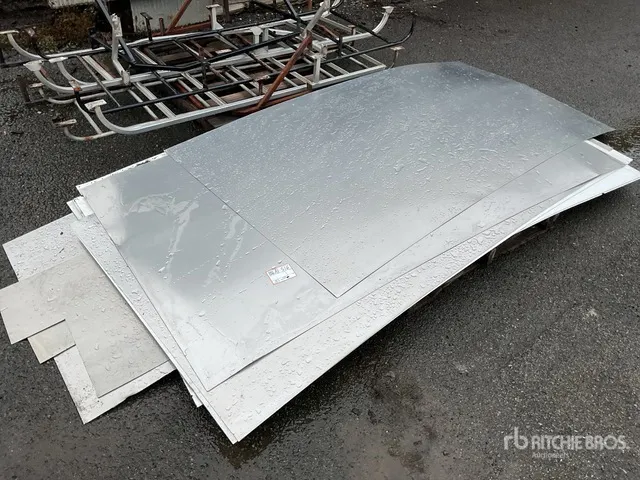 Quantity of 4 ft x 8 ft Aluminum Panels