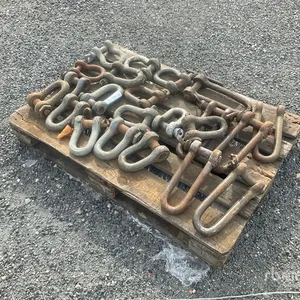 Quantity of (22) Shackles