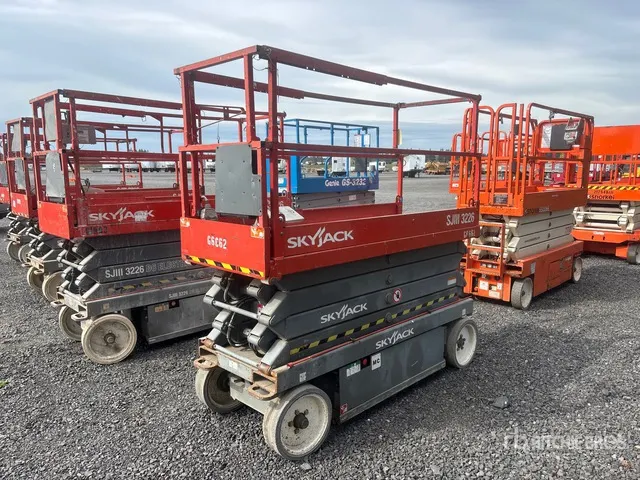 2015 Skyjack SJIII 3226 Electric Scissor Lift