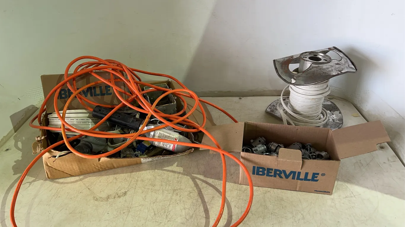 Assorted Electrical Items