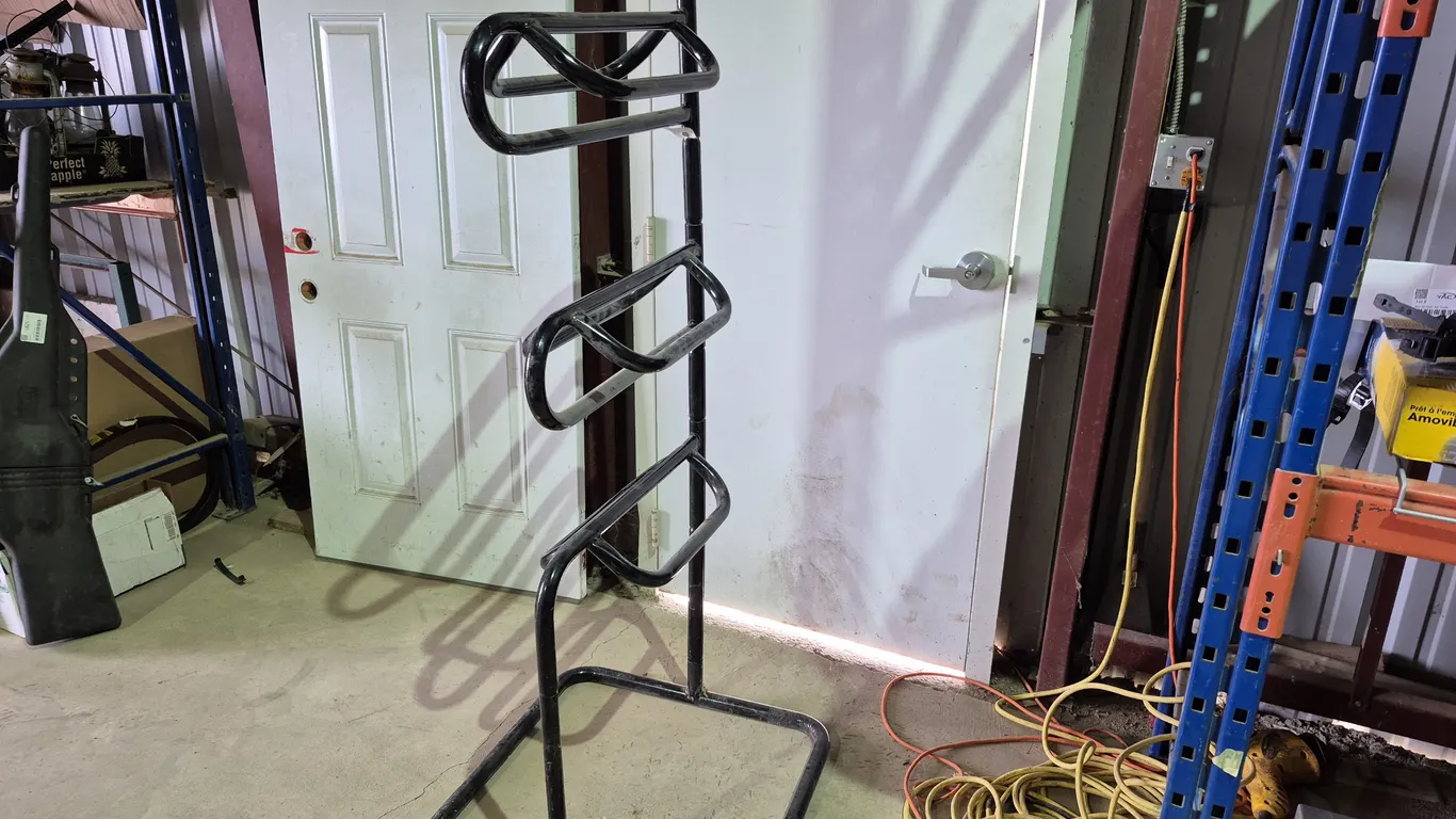 Swiveling 3 Tier Saddle Stand