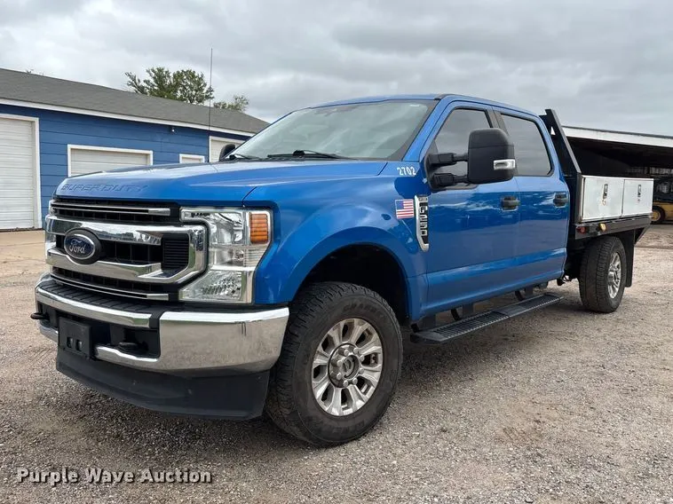 2020 Ford F250 STX Crew Cab flatbed pickup truck