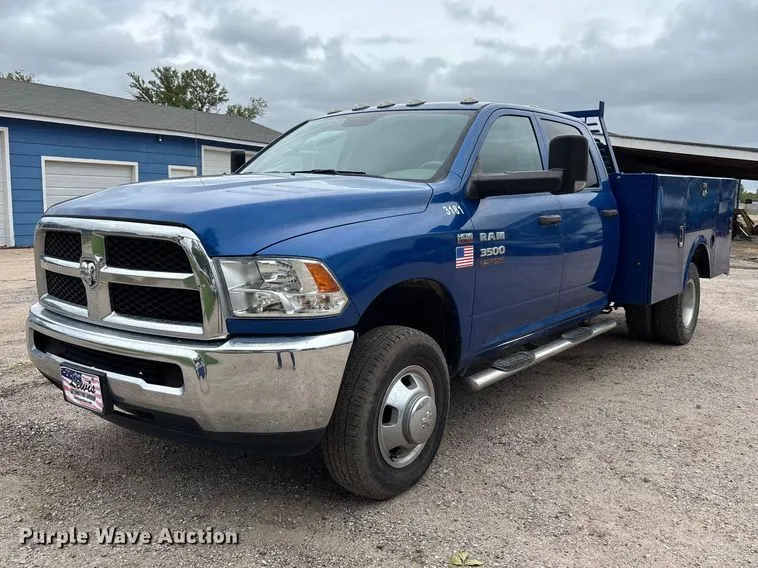 2018 Dodge Ram 3500 Crew Cab utility bed pickup truck