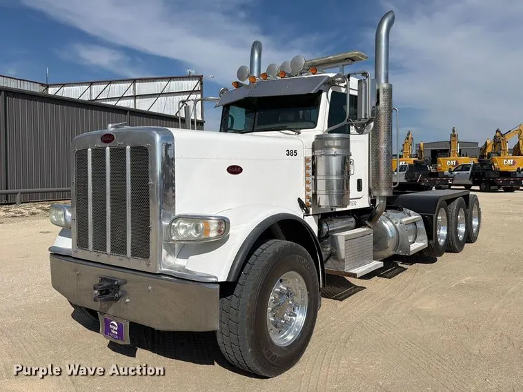 2013 Peterbilt 389 tri-axle heavy haul truck tractor