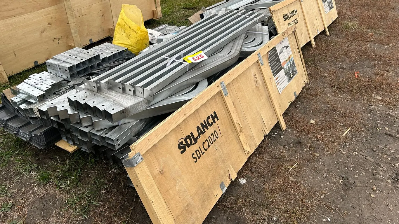 SD LANCH SDLC2020 (2) METAL CARPORT (CRATES DAMAGED) 20FT X 20FT SDLC2020