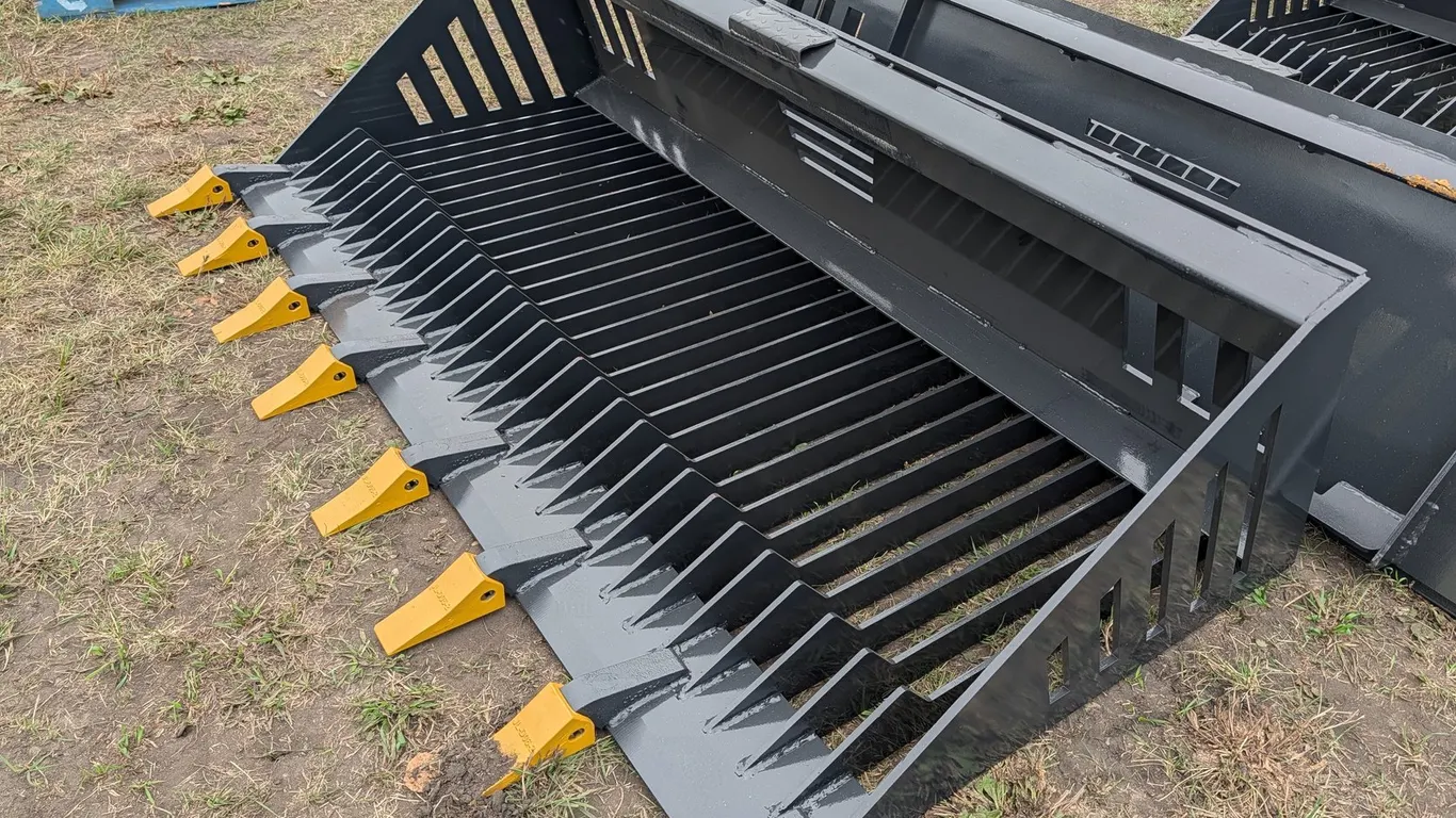 UNUSED LANDHONOR SKID STEER ROCK BUCKET RB-14-72W