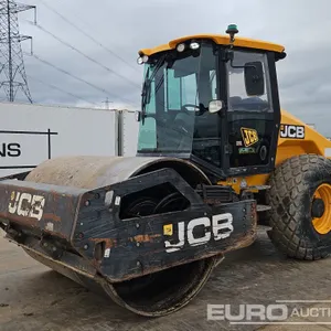 2017 JCB VM137 