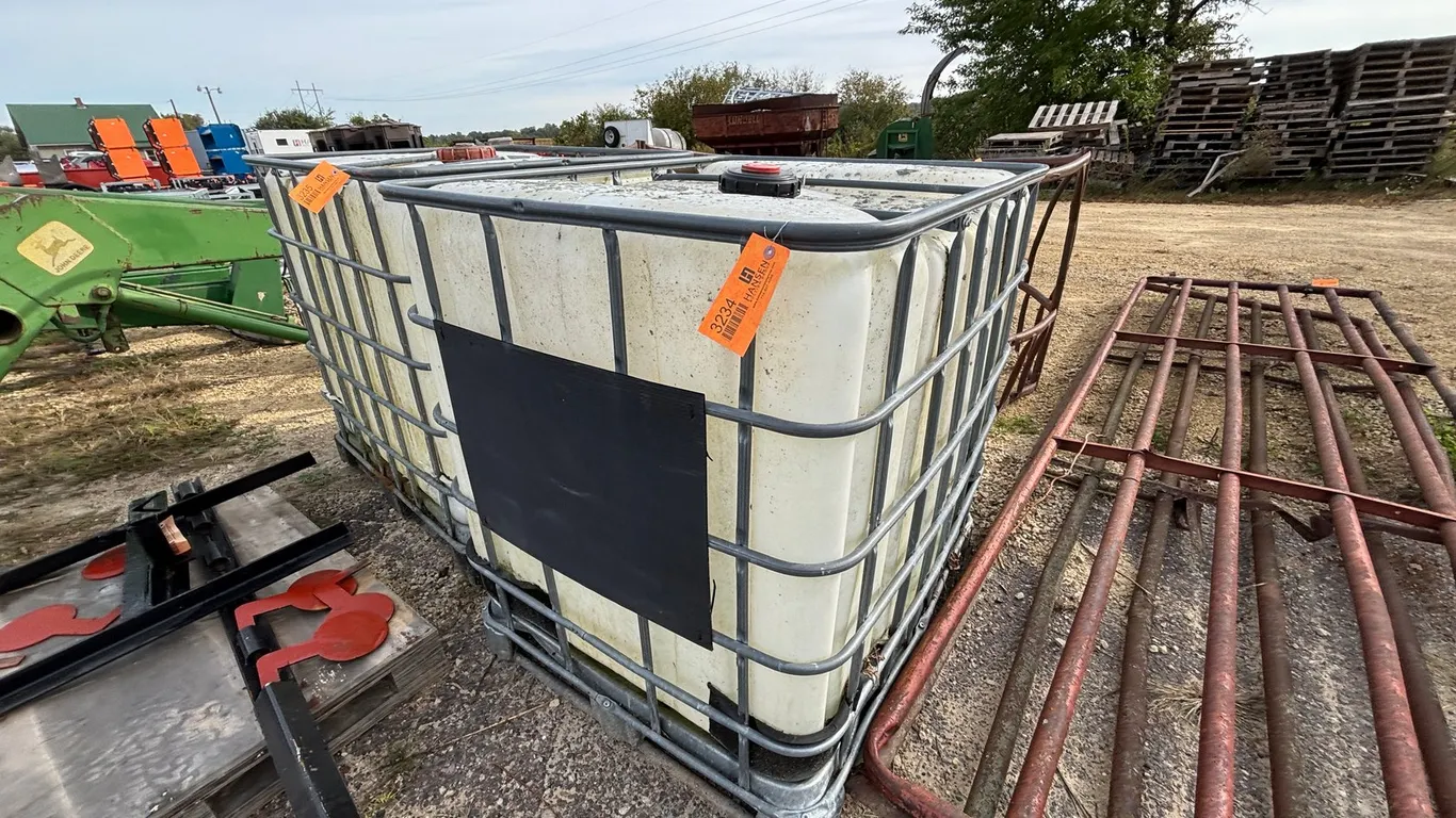 Poly Tank in Metal Frame
