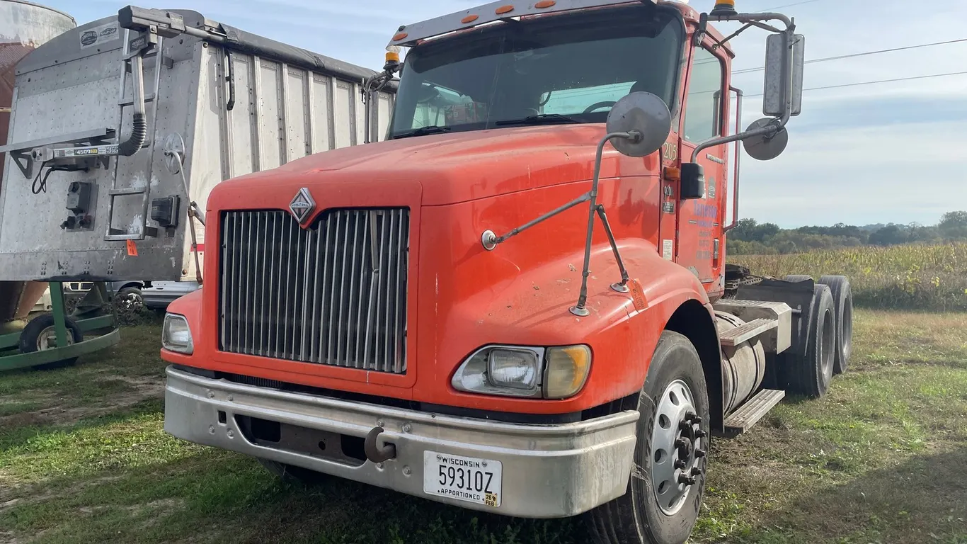 2005 International 9200i Semi Truck (WI Title in Delay)