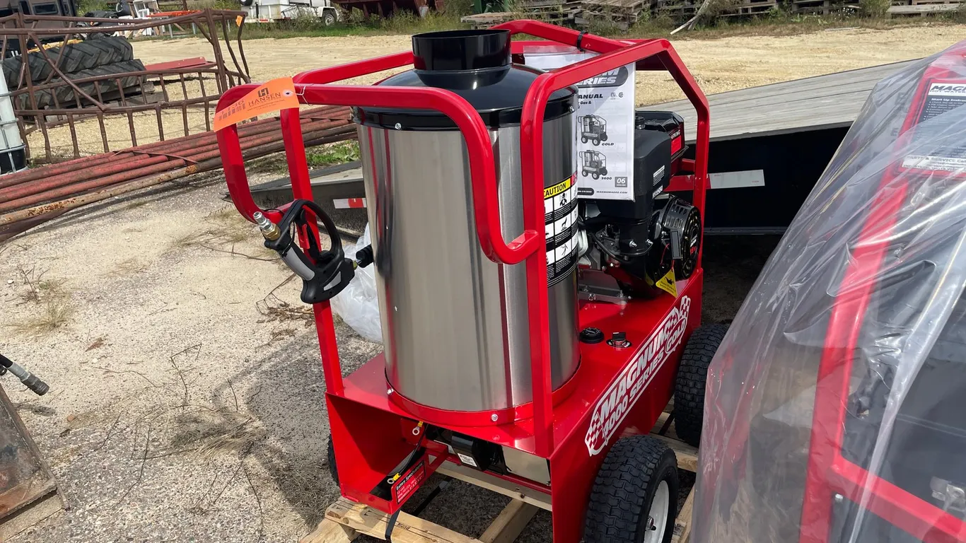 Magnum 4000 Series Gold Pressure Washer