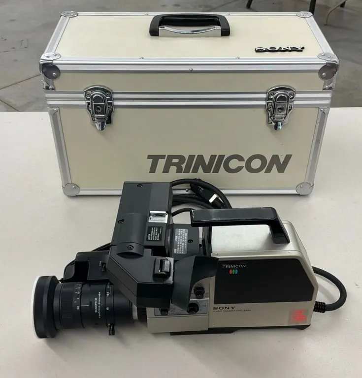 1 Working Sony HVC-2800 Trinicon Camera, 1 Microphone, 1 Remote, Cables, Case