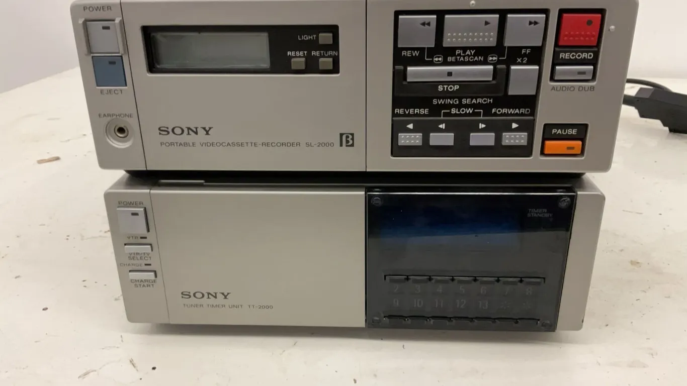 Sony SL-2000 Portable Betamax, TT-2000 Tuner and Beta Tapes