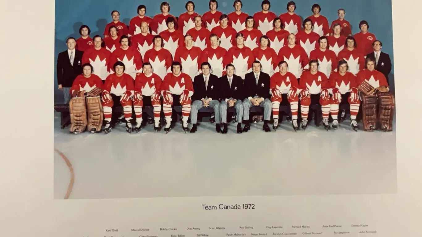 2 Team Canada 1972 and 2 Alberta Oilers 1972-73 Team Photos in Portfolio Case