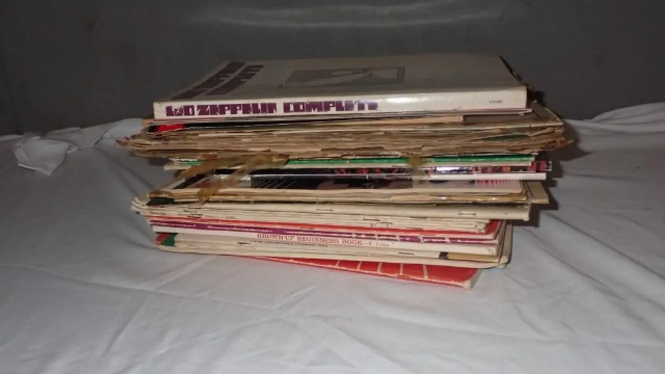Vintage Sheet Music and Learn to Play Guitar / Piano Books