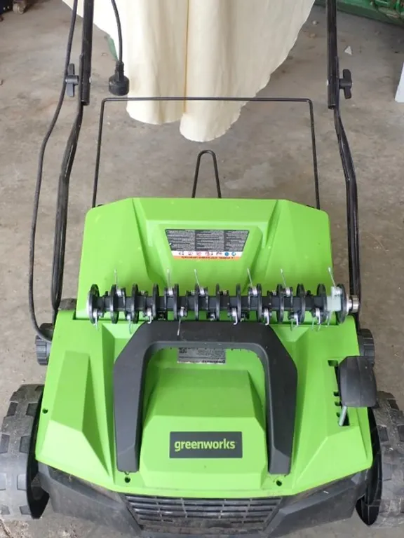 2-in-1 Corded Dethatcher and Scarifier - Greenworks
