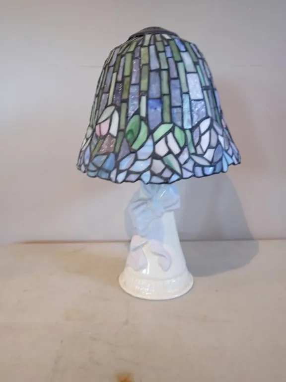 White Porcelain Lamp w/Mosaic Shade