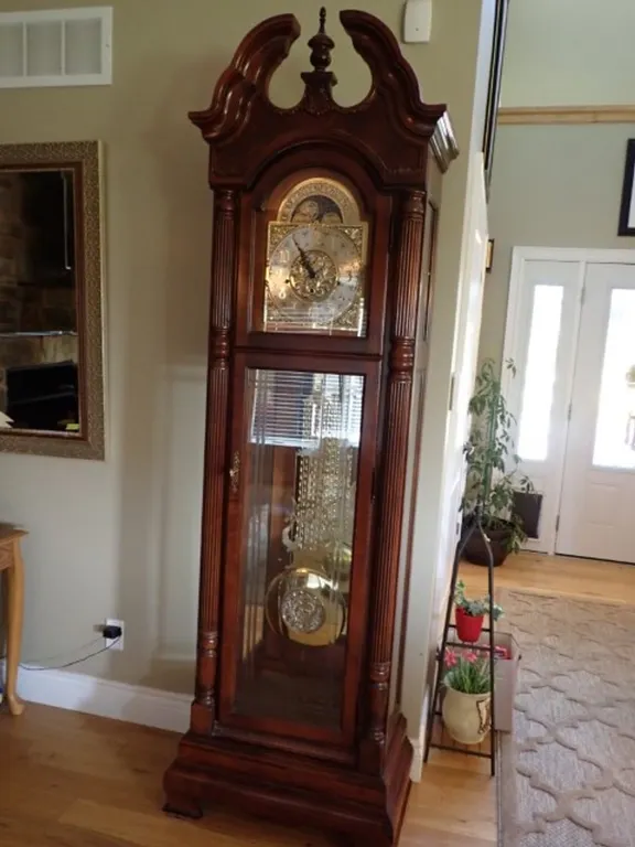 Grandfather's Clock Howard Miller