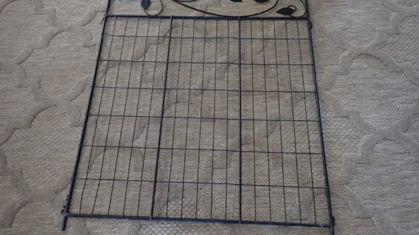 Black Gate for use or art