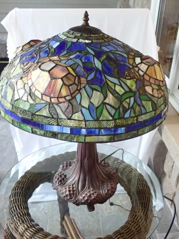 Tiffany Style Stained Glass Lamp 1