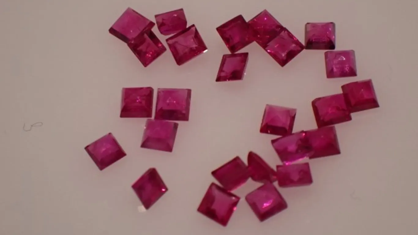 25 Ruby Squares