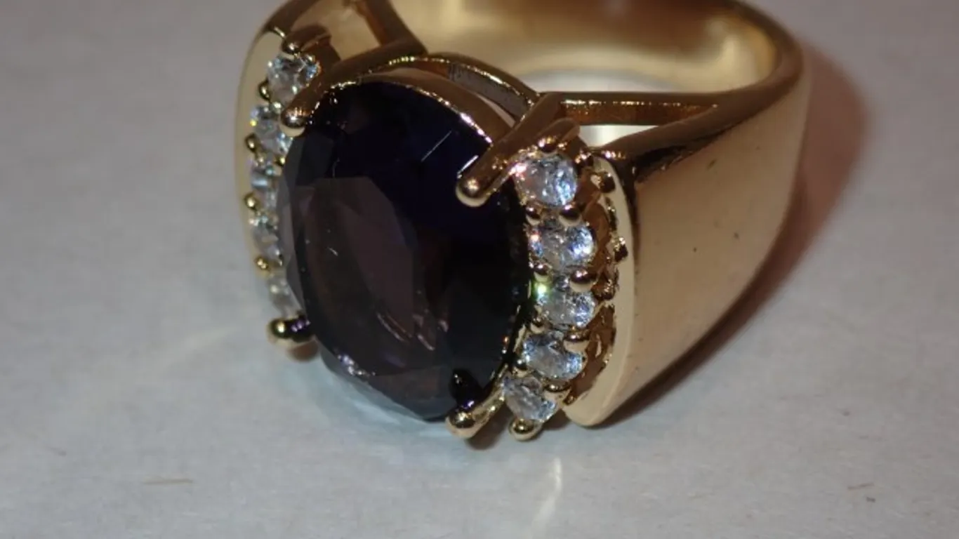 Elegant Gold Tone Ring