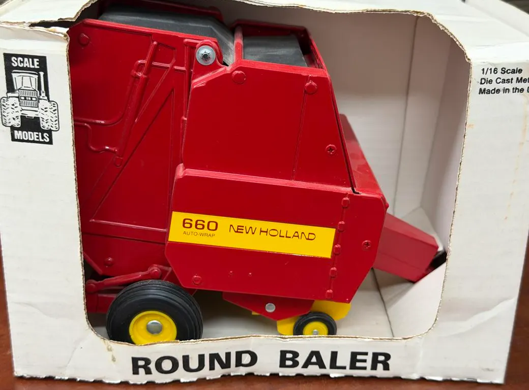 New Holland 660 Auto Wrap Round Baler - 1/16