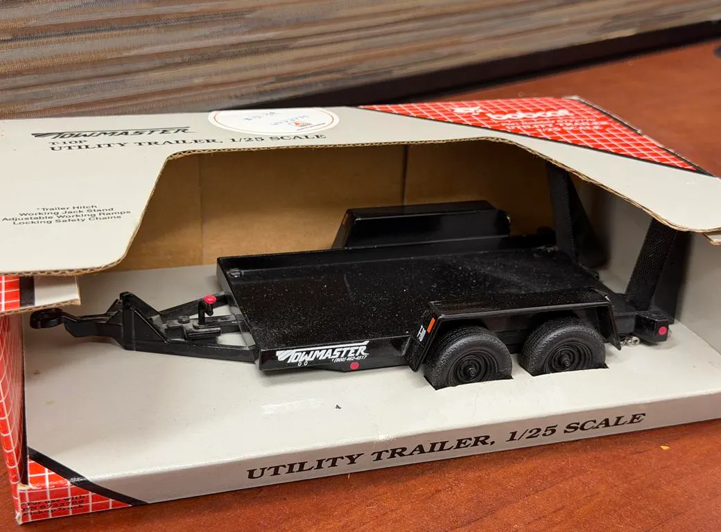 Bobcat Towmaster T-10 Utility Deck Trailer - 1/25