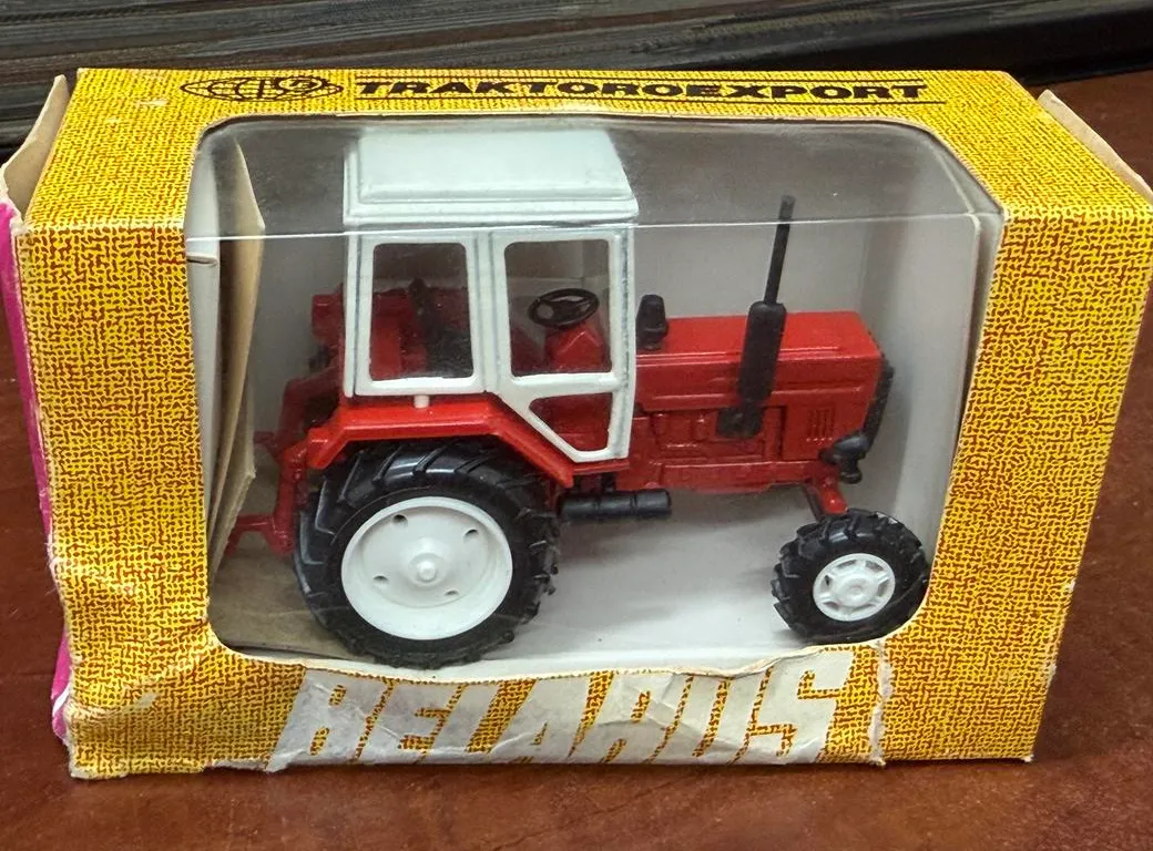 Belarus USSR Tractor - 1/43
