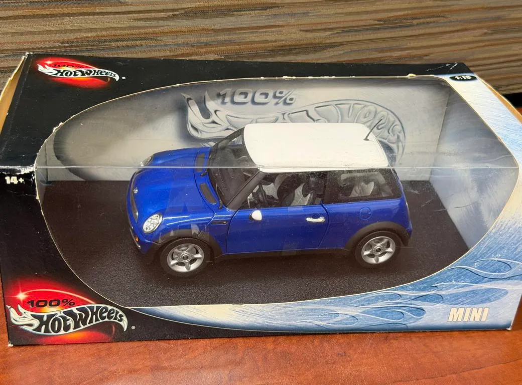 Mini Cooper - Hot Wheels Die Cast Car - 1/18