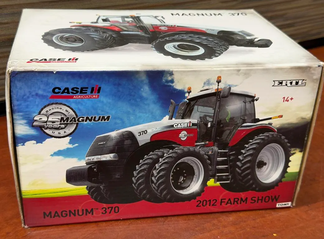 Case IH Magnum 370 Tractor - 2012 Show - 1/32