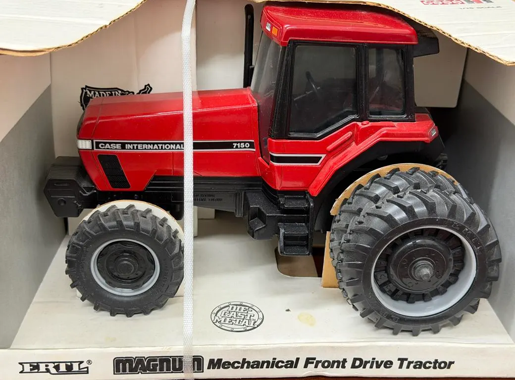 Case IH 7150 Magnum Front Wheel Drive Tractor - 1/16