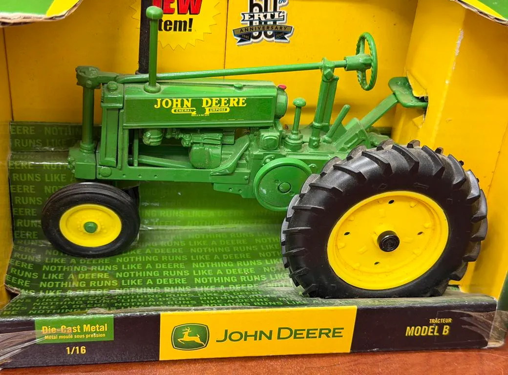 John Deere General Purpose B Tractor - 1/16