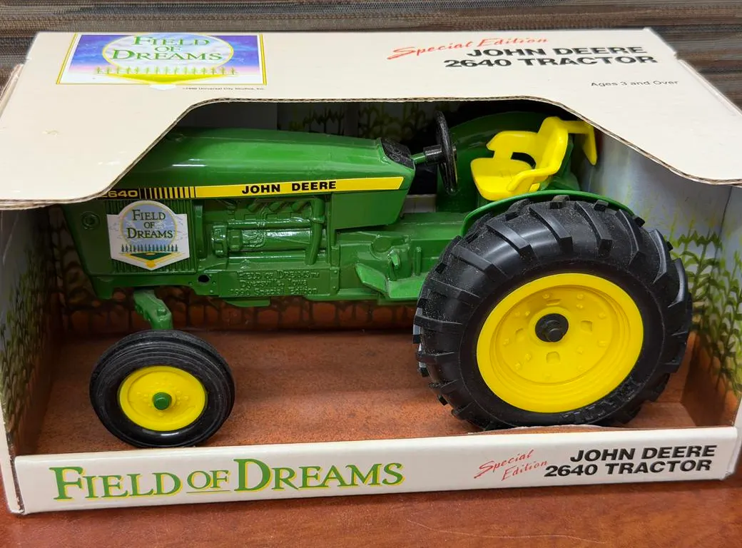 John Deere 2640 Field of Dreams Tractor - 1/16