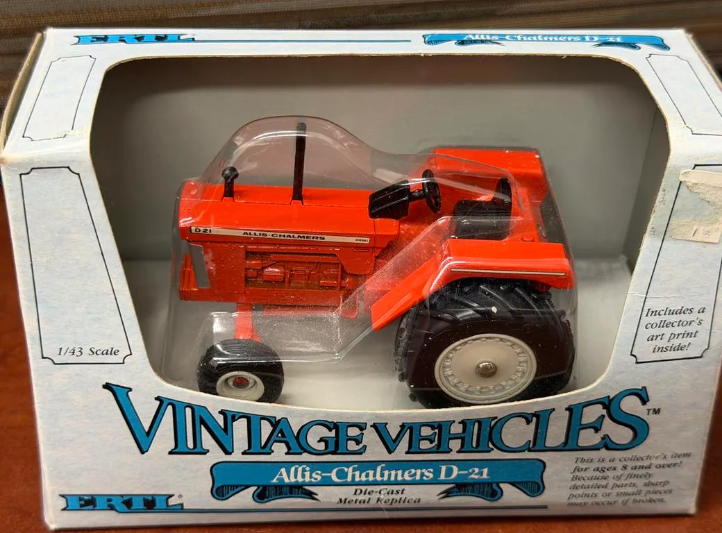 Allis-Chalmers D21 Tractor - 1/43