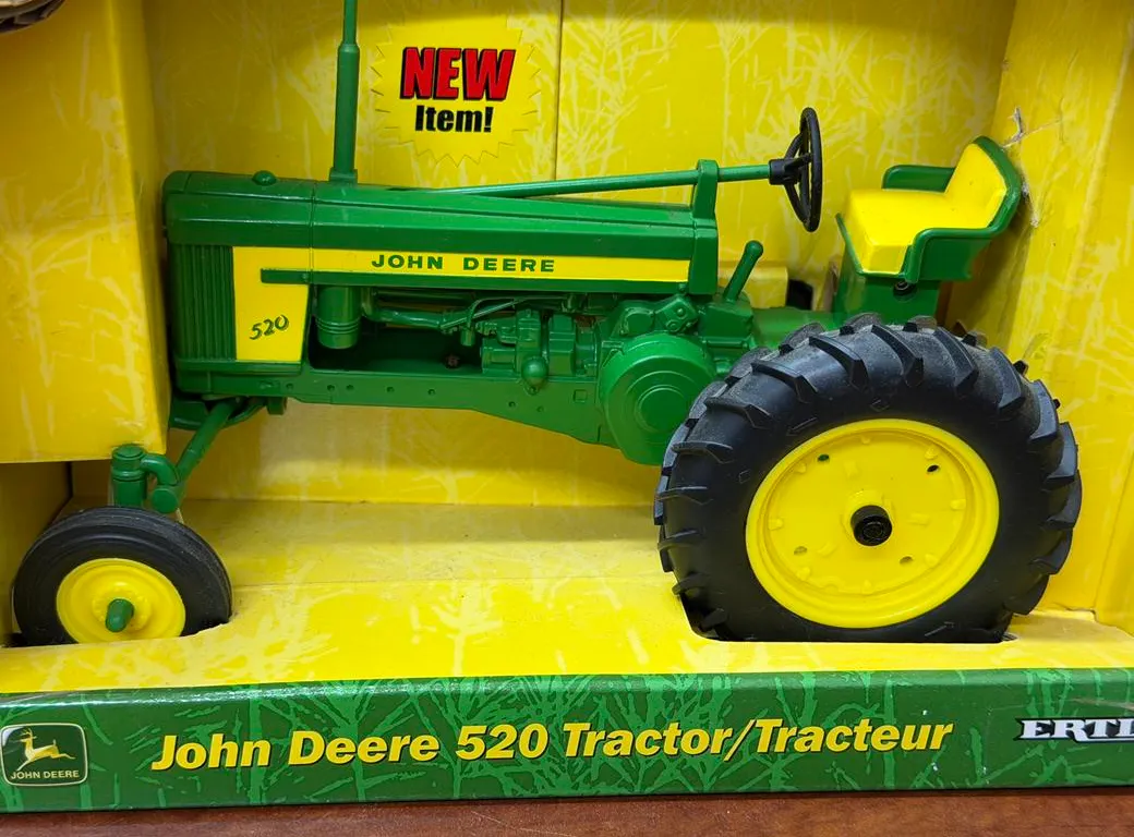 John Deere 520 Wide Tractor - 1/16