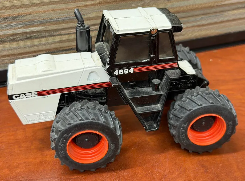 Case 4894 4WD Tractor - 1/32