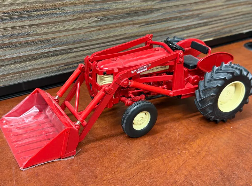IH McCormick 350 Tractor with Loader